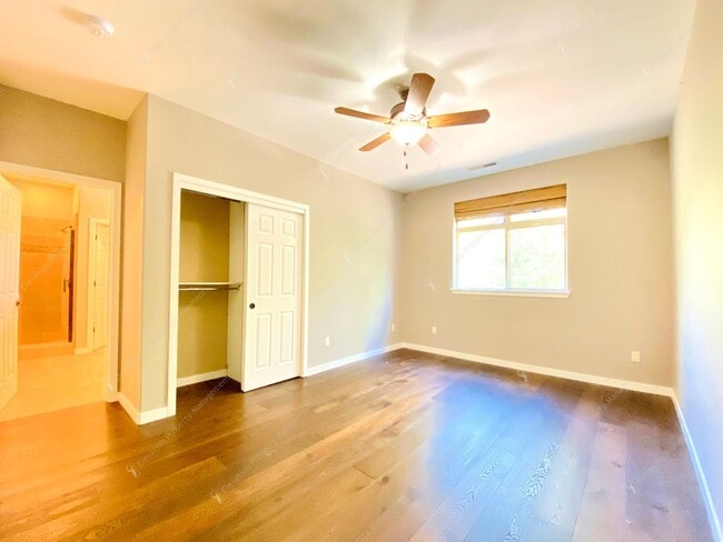 Building Photo - Experience Luxury Living in Broken Top wit...