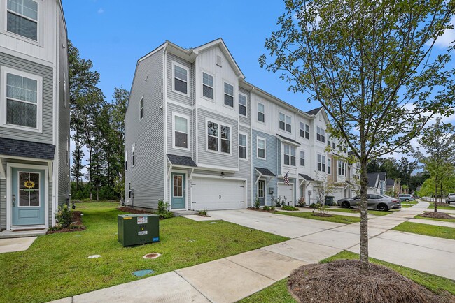 Building Photo - 1039 Old Cypress Run