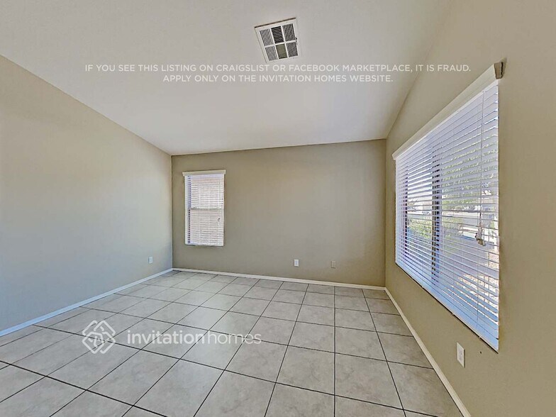 Building Photo - 14632 N 148th Ave