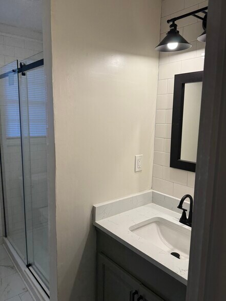 Building Photo - 130 Value Rd