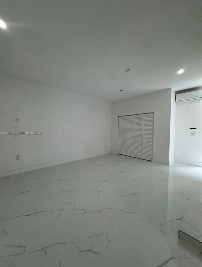 Building Photo - 16034 SW 61st Ln