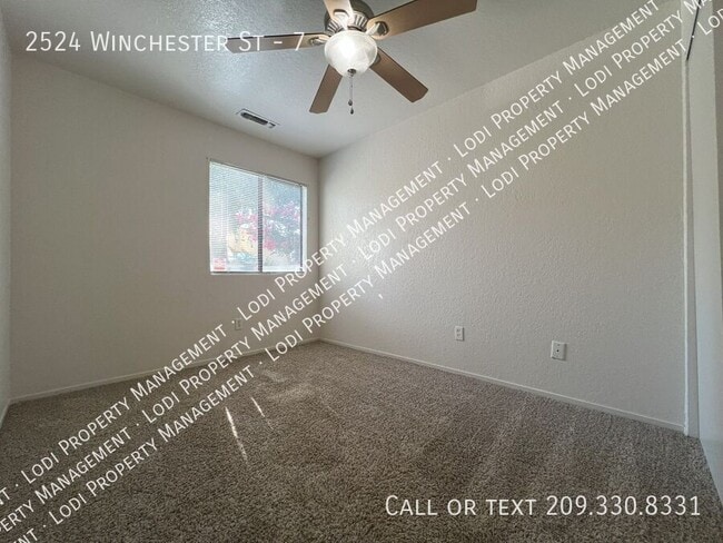 Building Photo - 2524 Winchester Dr