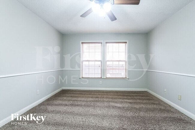 Building Photo - 8340 Weathervane Cir
