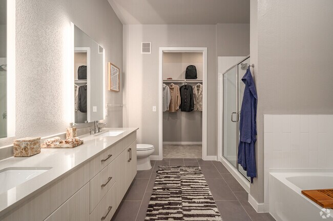 Building Photo - Receive a $500 GC! Lease Today!