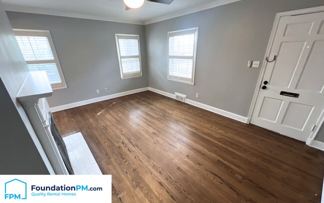 Building Photo - 252 E Edwin Cir