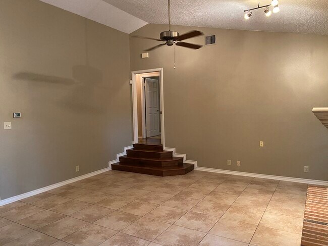 Building Photo - 19303 Havasu Hills Rd