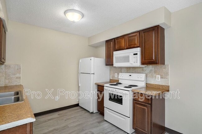 Building Photo - 753 S Campbell