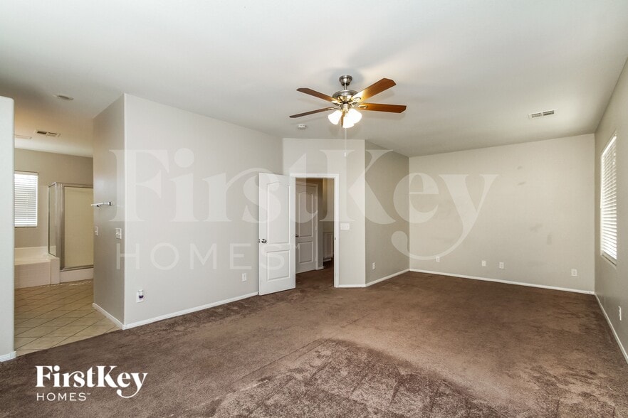 Building Photo - 10678 Allegrini Dr