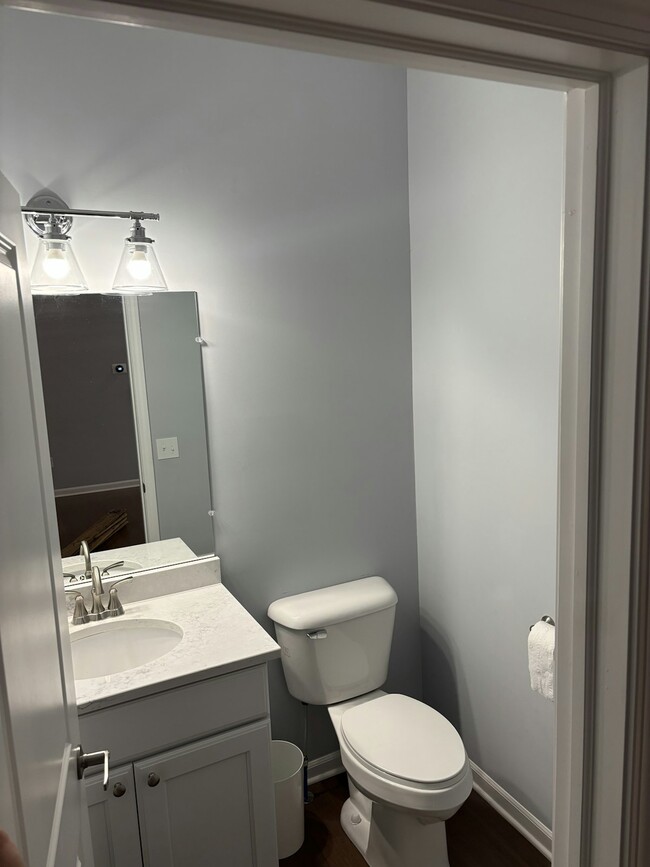 Building Photo - 2142 Hidden Ridge Dr