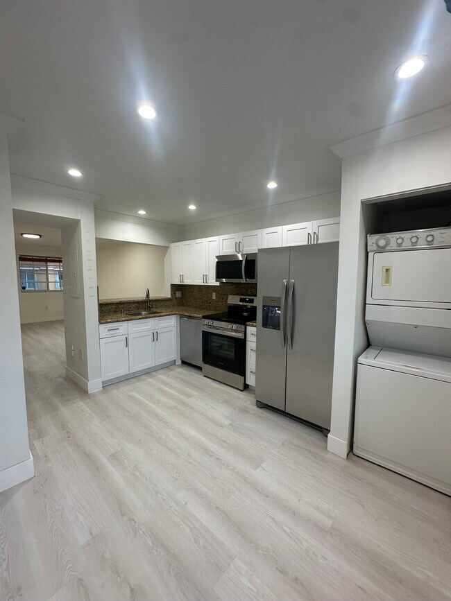 Building Photo - 7175 NW 173rd Dr