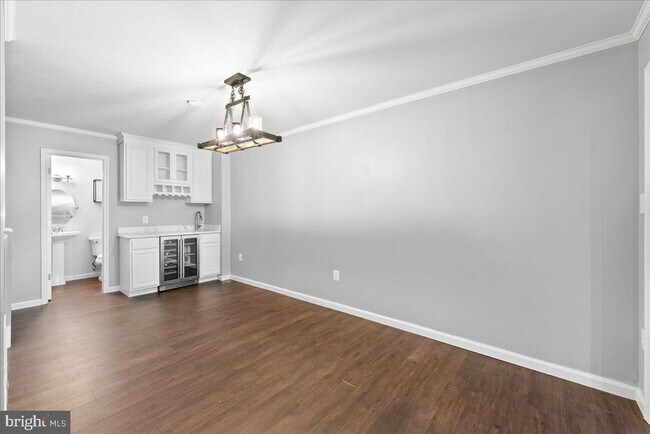 Building Photo - 4527 Sawgrass Ct