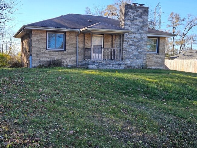 Primary Photo - 811 Hoyle Rd