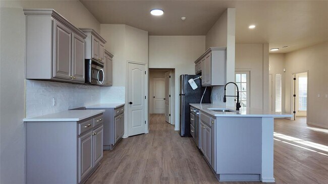 Building Photo - 3209 Grant Rd