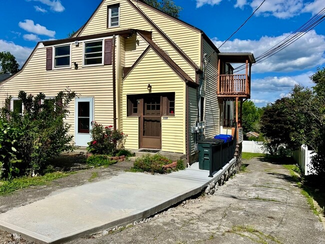 Primary Photo - 135 Colorado Ave N