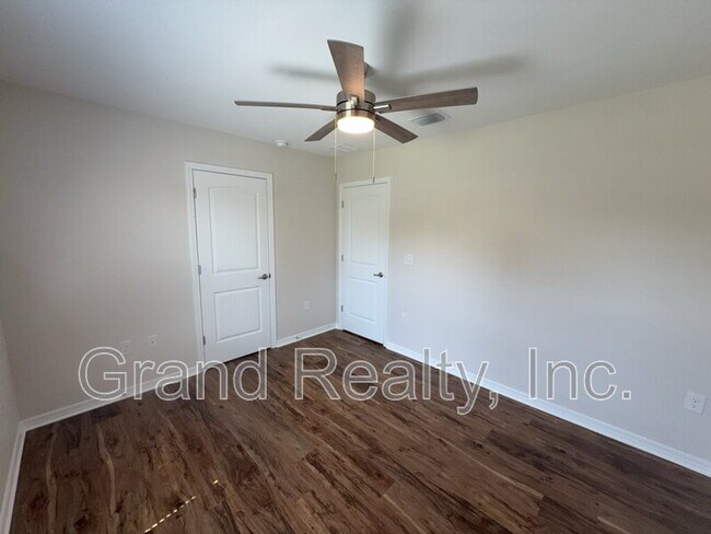 Building Photo - 4208 Eleanor St