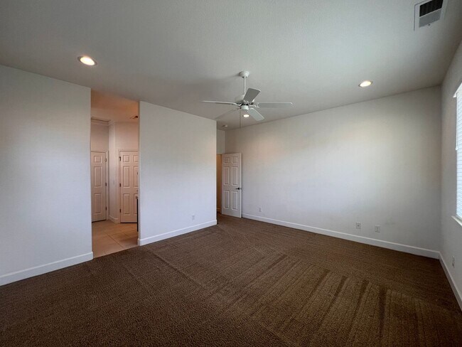 Building Photo - Spacious 3 bedroom home in Fernley