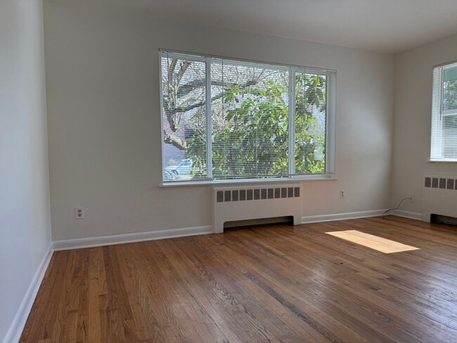 Building Photo - 1535-1537 California Ave SW (OTP)