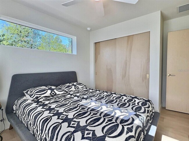 Building Photo - 150 51st St N