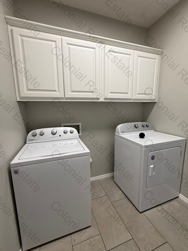 Building Photo - Beautiful 3 bedroom 2 bathroom home in a great neighborhood