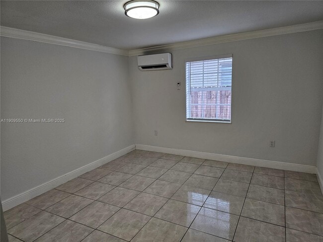 Building Photo - 651 SW 66th Ave