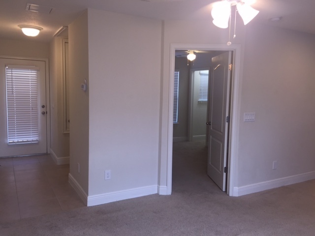 Building Photo - MOVE IN JANUARY!!! BEAUTIFUL 1BED/1BATH AB...