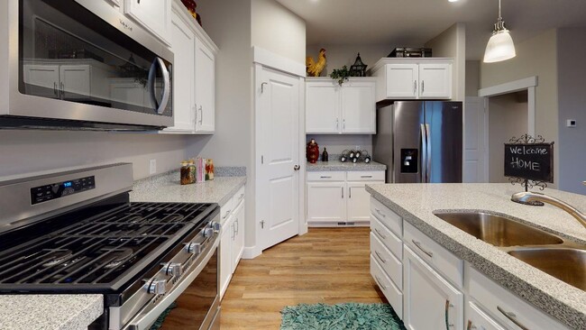 Building Photo - Don't Miss This Former Model Home Rental