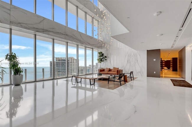 Building Photo - 300 Biscayne Blvd Way