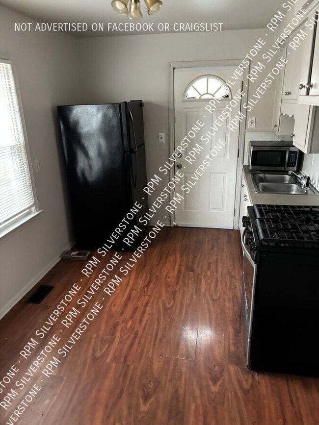 Building Photo - 6860 Continental-