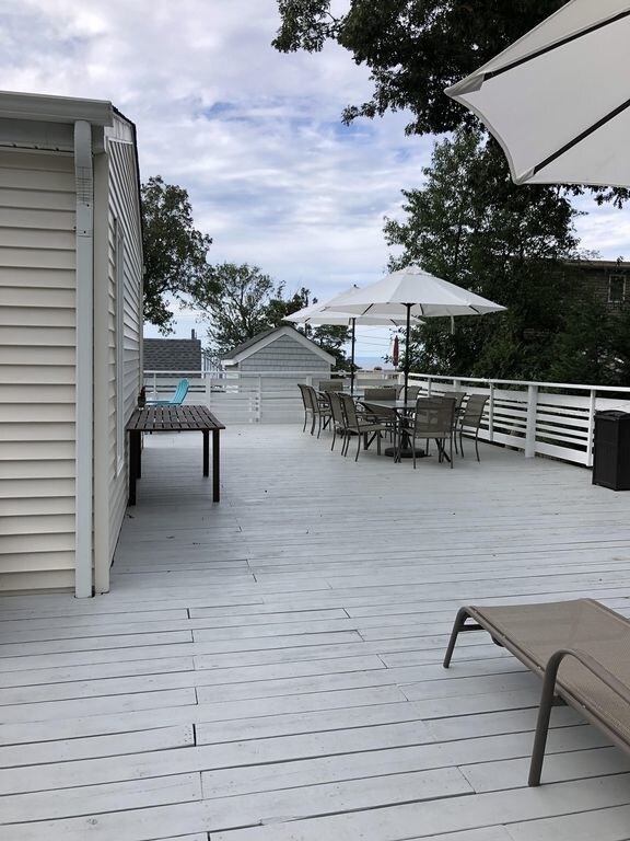 Building Photo - 30 Point Breeze Dr