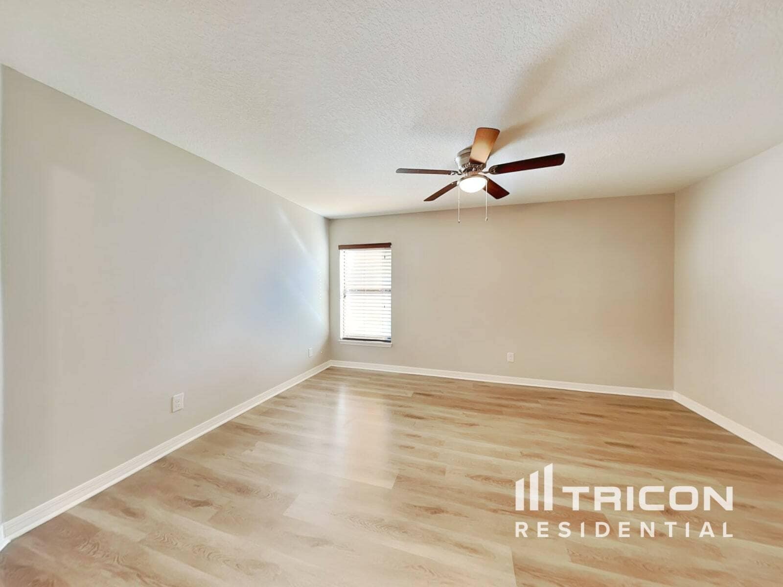 Building Photo - 591 Swallowtail Dr
