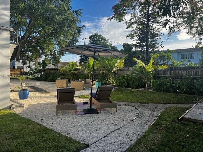 Building Photo - 8270 NE 1st Pl