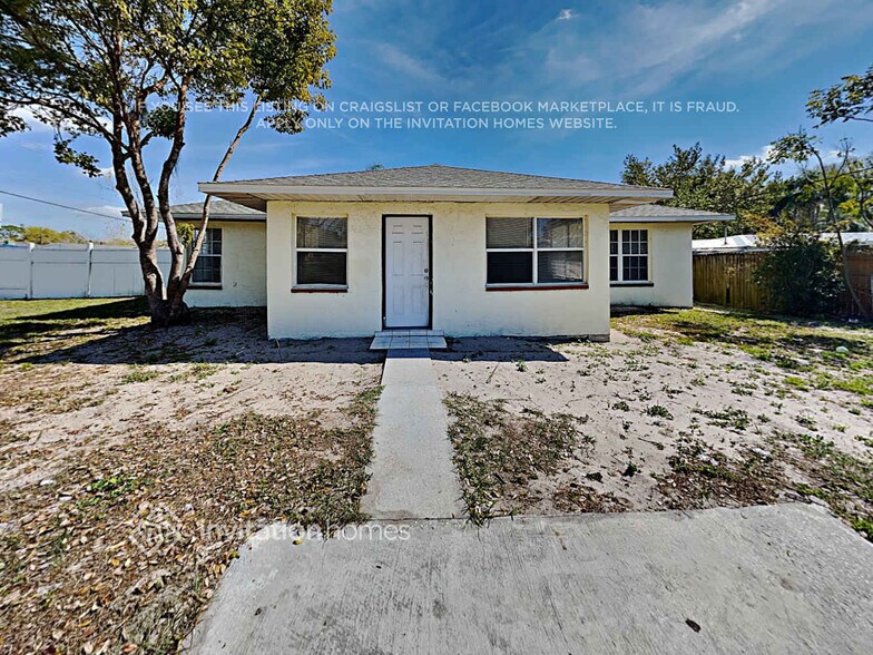 Building Photo - 5850 Lake Grove Dr