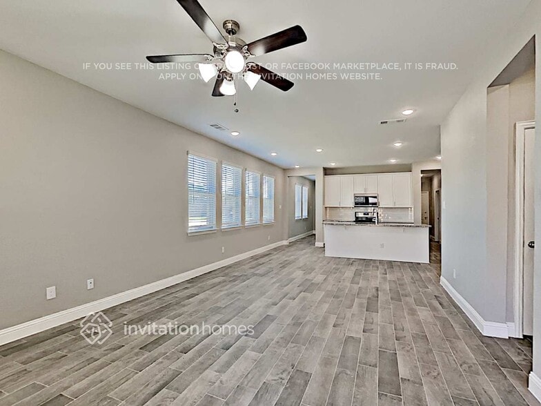 Building Photo - 1638 Luckenbach Dr