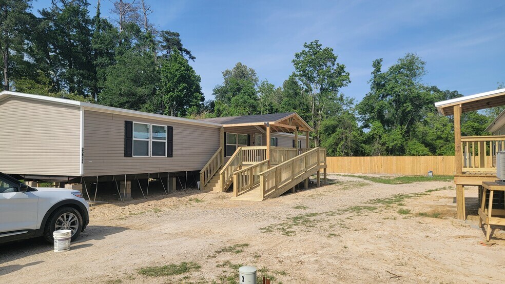 Building Photo - 32744 Carolee Cir