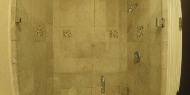 Building Photo - 406 Lillian Dr