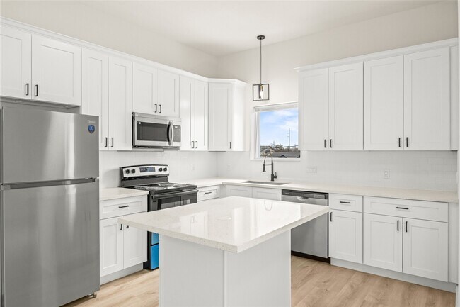 Building Photo - 9709 Pelsey St