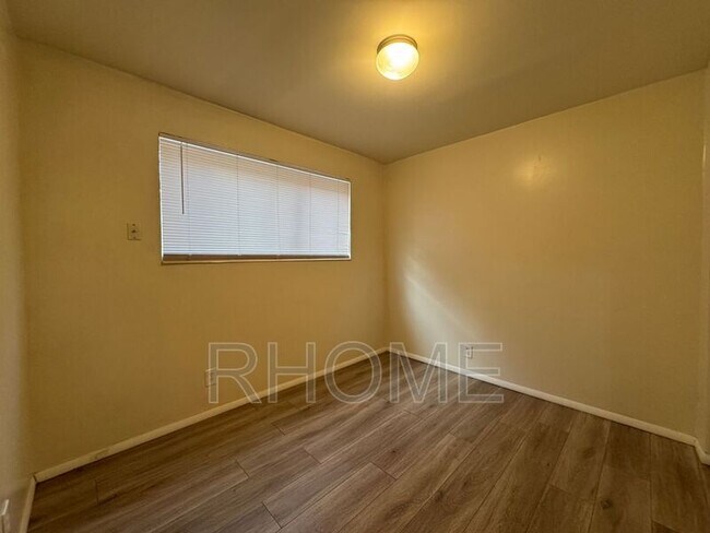 Building Photo - 2029 E 2700 S