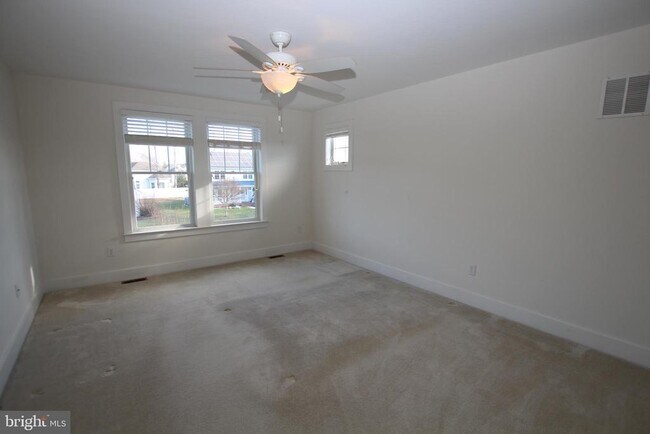 Building Photo - 61 Baybreeze Dr