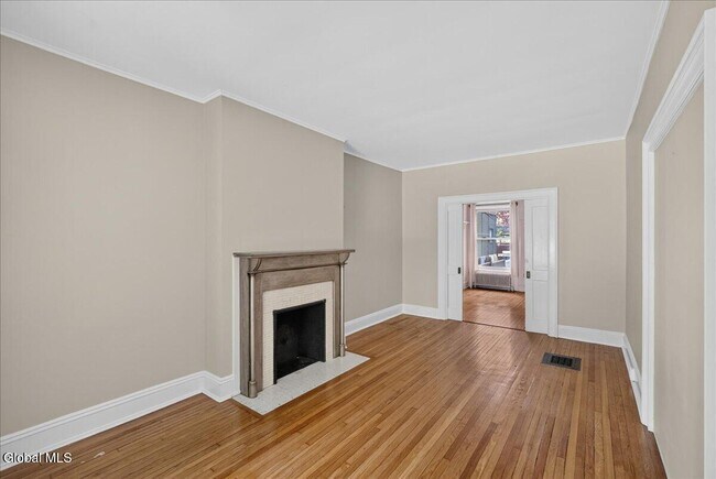 Building Photo - 69 S Lake Ave