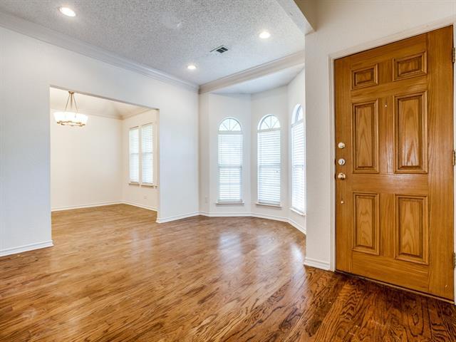 Building Photo - 4806 Highlands Dr