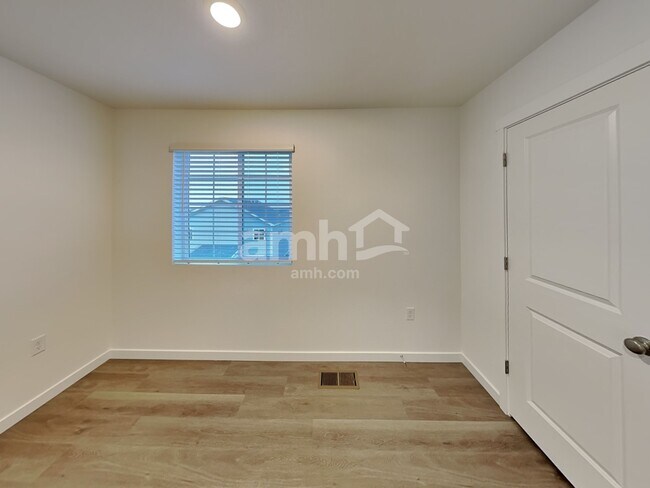 Building Photo - 6620 S Newbern St