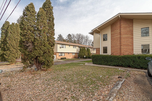 Building Photo - 1715 Camus Ln