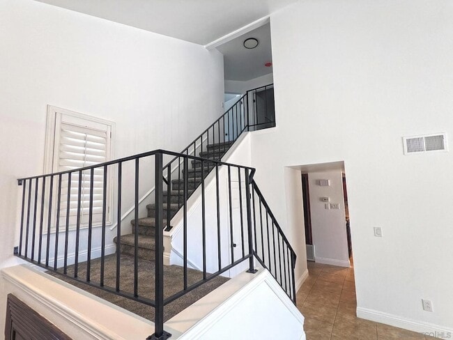 Building Photo - 343 Rolling Hills Ln