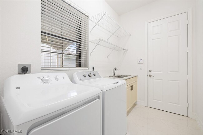 Building Photo - 13711 Callisto Ave