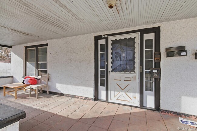 Building Photo - 1446 Lincoln Terrace