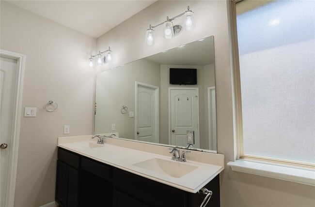 Building Photo - 2703 Osprey Ln