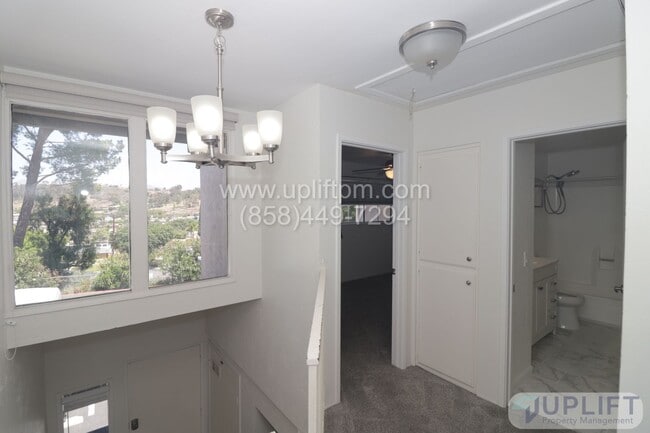 Building Photo - 2 bed 1.5 Bath Condo Available Soon