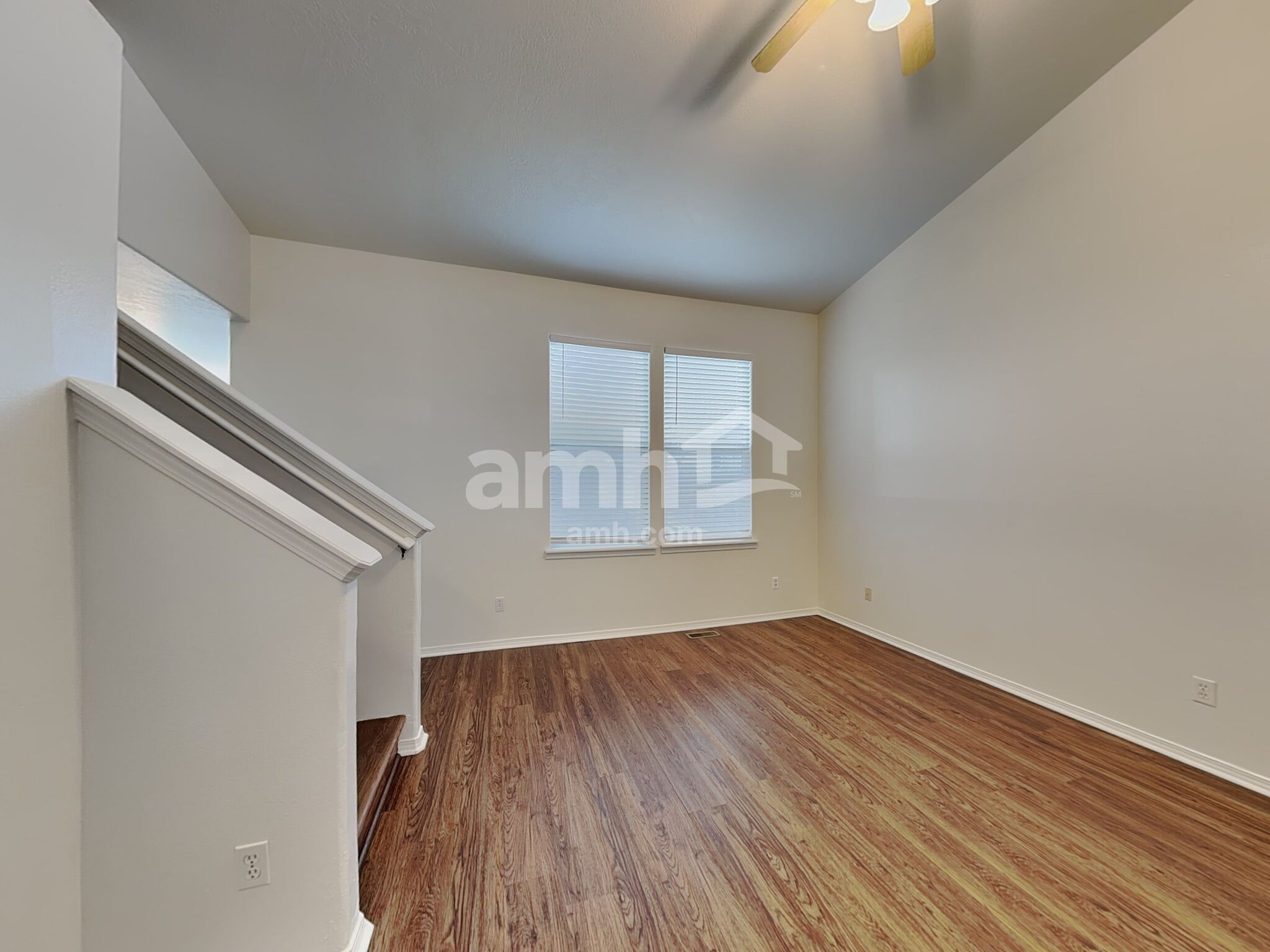 Building Photo - 2513 E Cinnamon Ln