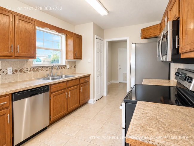 Building Photo - 9004 Warbler Ave