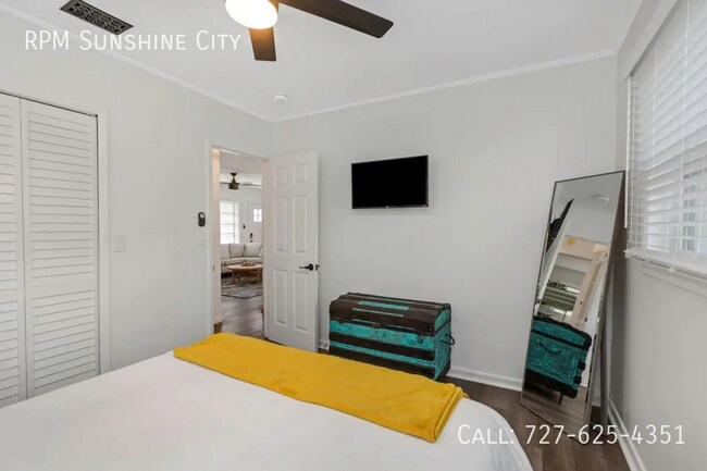 Building Photo - 1500 Clearwater Largo Rd